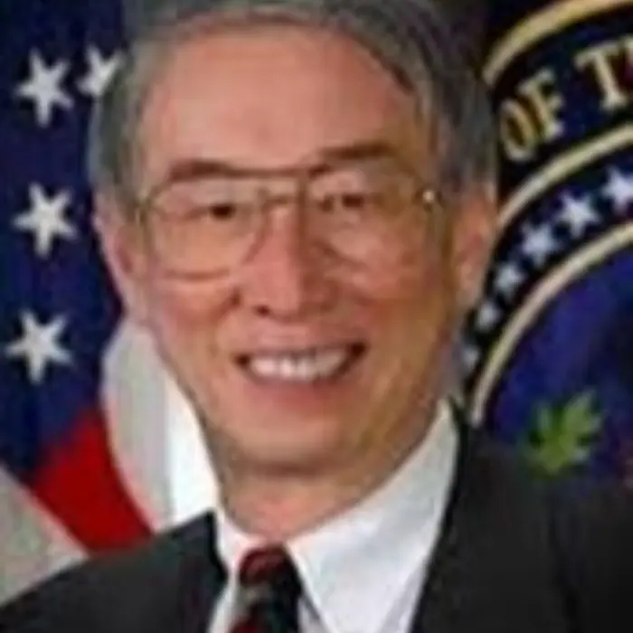 Carson Eoyang