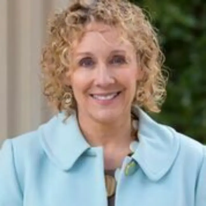 Leisha DeHart-Davis