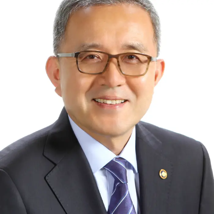 Pan Suk Kim