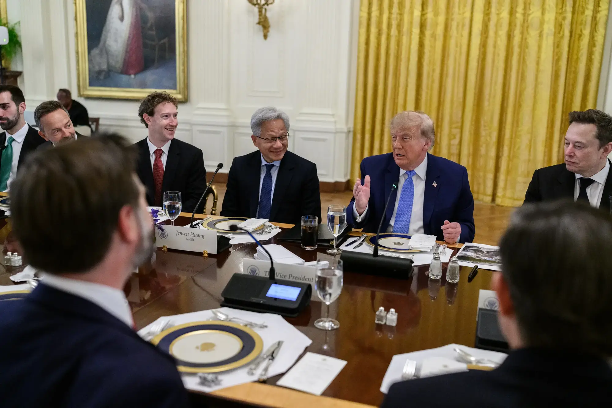 President Donald J. Trump hosts a luncheon on Super Intelligence (AI) in the East Room of the White House, Tuesday, September 29, 2026.(Official White House Photo by Daniel Torok)