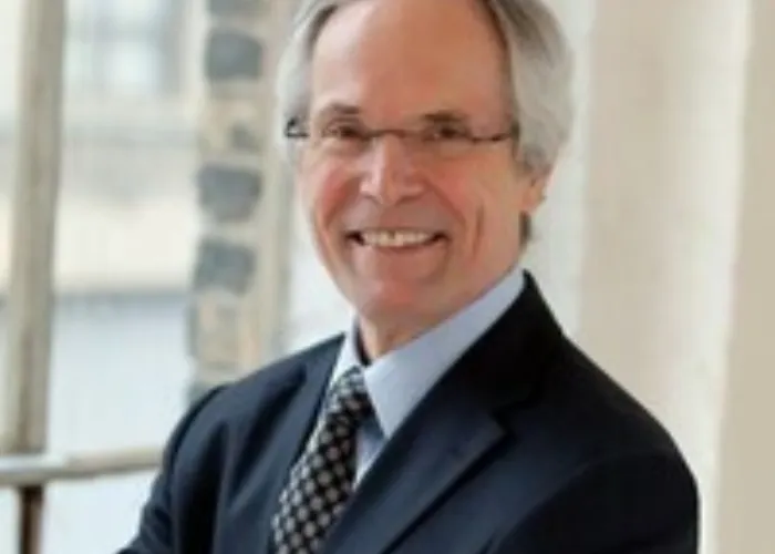 Meet our Fellows: Peter Hutchinson ('08)