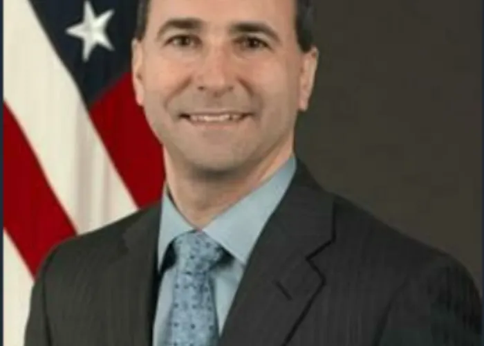 Meet Our Fellows: Robert Taub